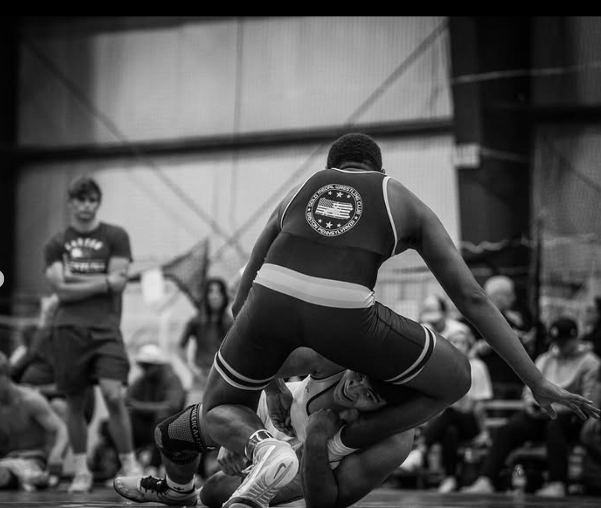 Wrestling ground control - black and white